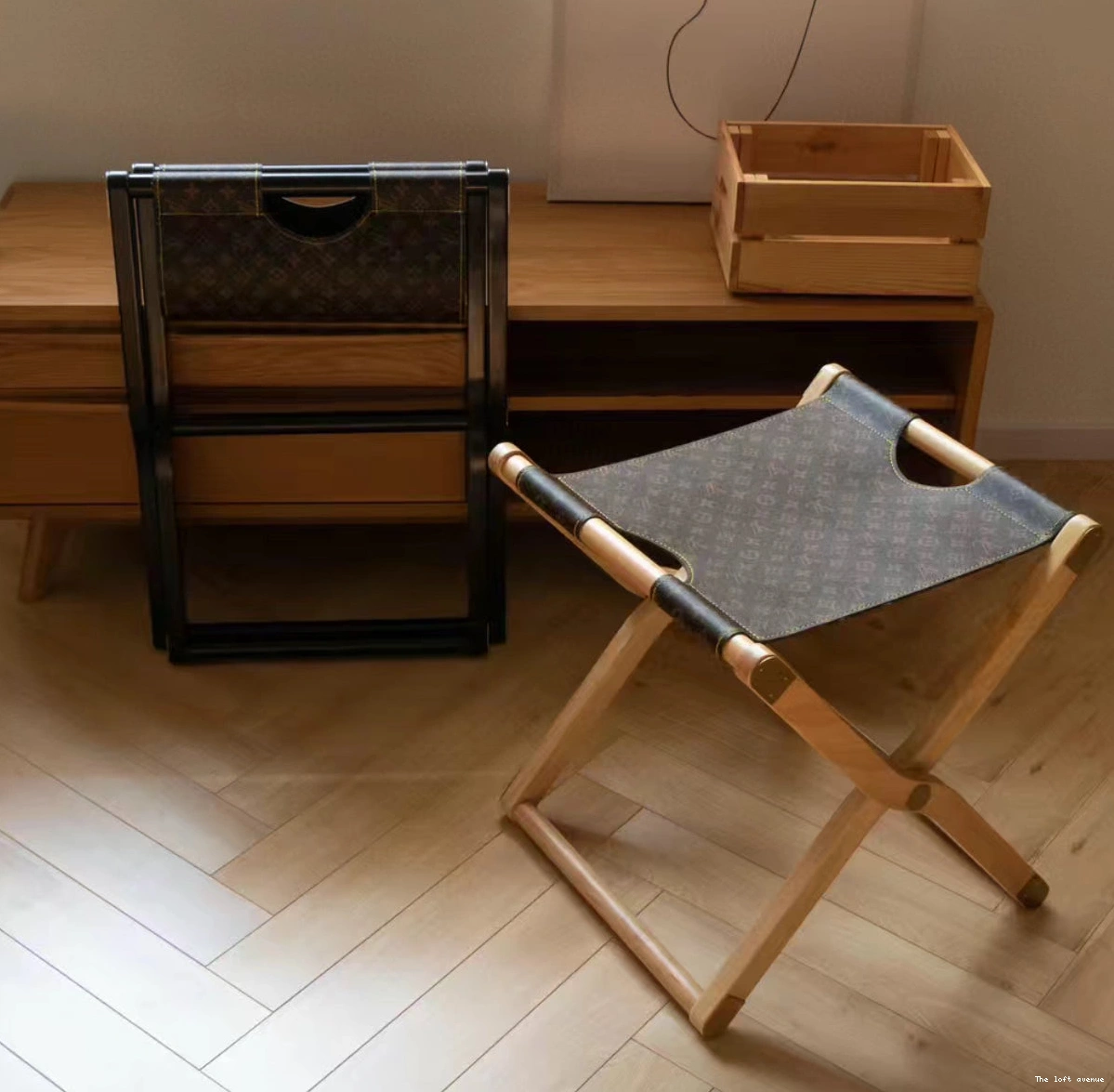 LV STOOL CUSTOM LEATHER PIPPA 0824